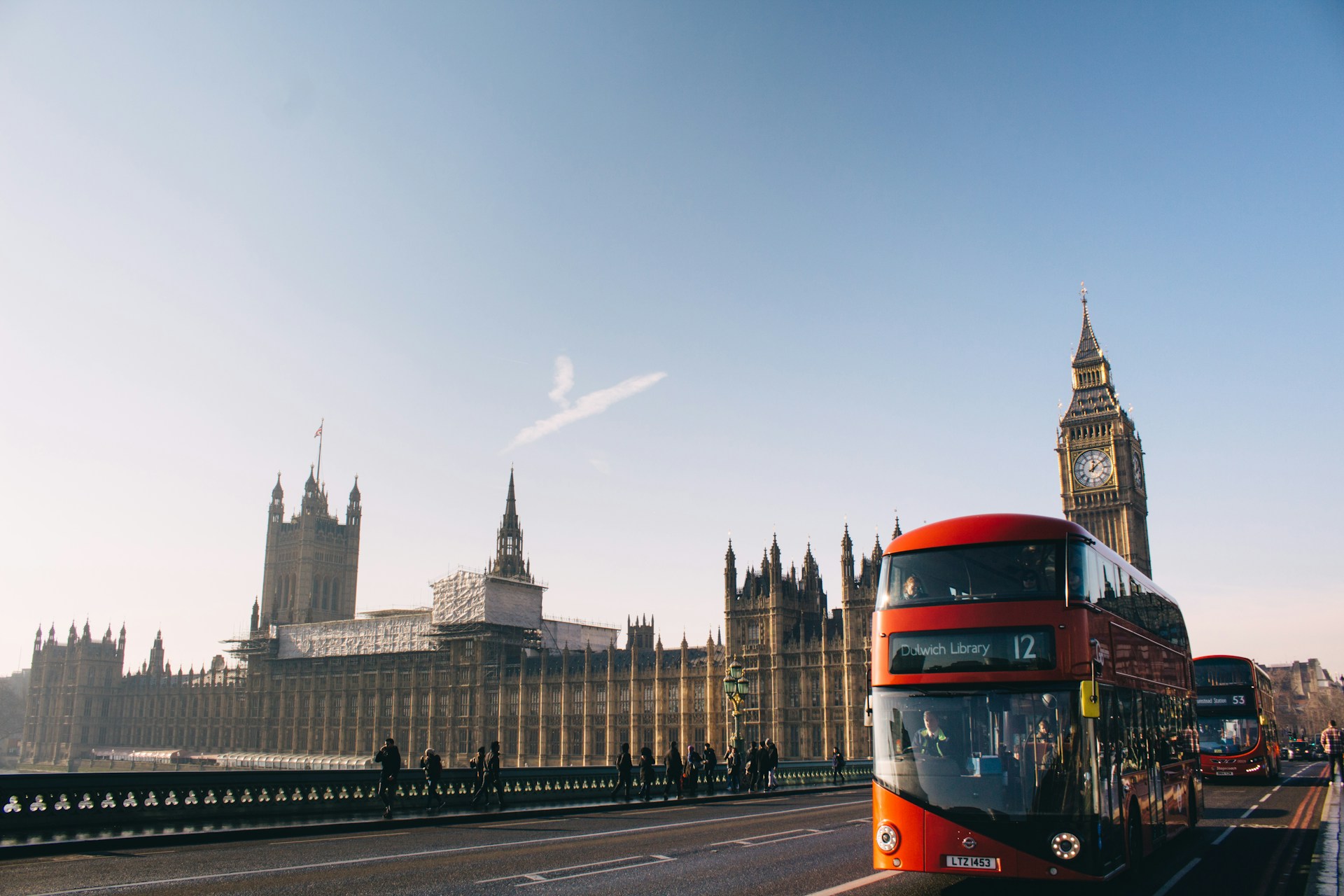 Benefits-of-Studying-in-UK-1755851200.jpg