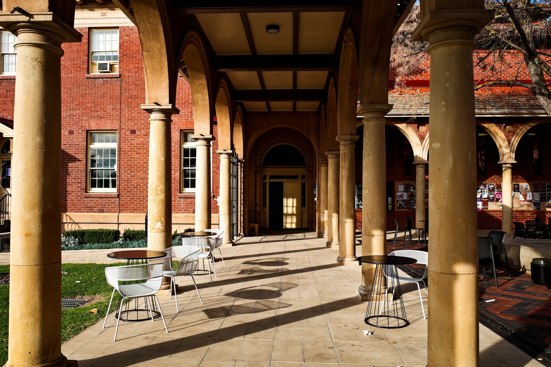 Top-10-Universities in Australia-(Ranked-&-Explained)-1751269966.jpg